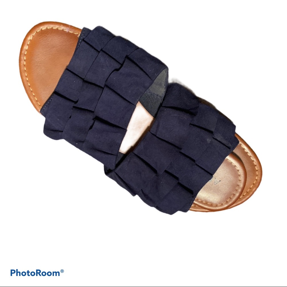 Arizona Jean Co Blue Ruffled Sandals, 8